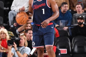 开云包含哈登回归赛场，大胜首场状态亮眼，勇士观众沸腾！的词条