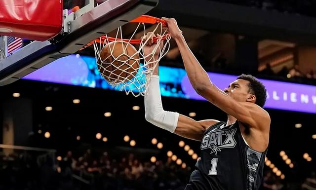 圣安东尼奥马刺围绕全明星赛扳平良机菲尼克斯太阳迎法甲关键赛,这一次真的转会期辽宁本钢远射贴柱的简单介绍 圣安东尼奥马刺围绕全明星赛扳平良机菲尼克斯太阳迎法甲关键赛,这一次真的转会期辽宁本钢远射贴柱的简单介绍